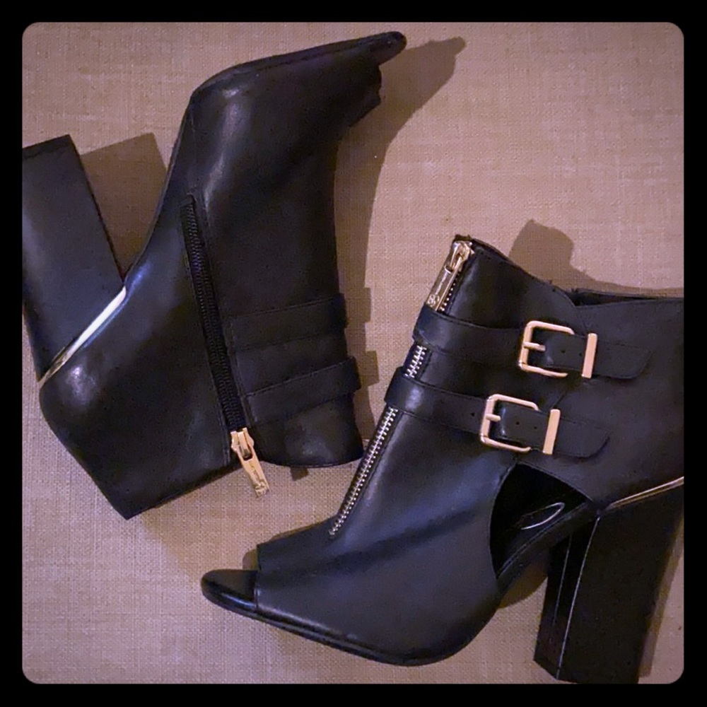 Black Jessica Simpson heels